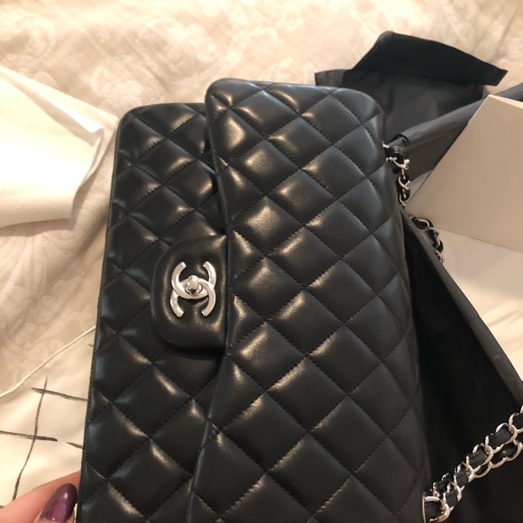 SOLD!!!!   Gorgeous Chanel jumbo lamb skin double - Picture 4 of 8
